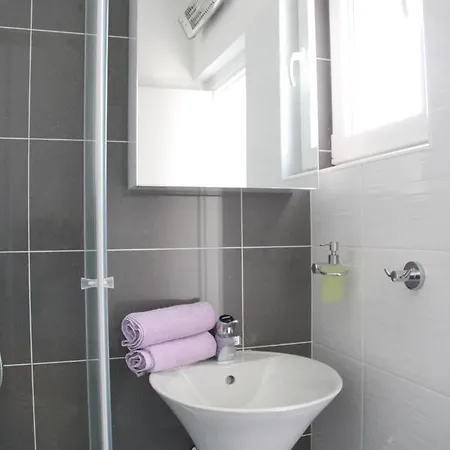 Paula With Private Jacuzzi And Parking- Near The Appartement