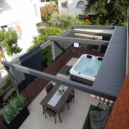 Apartment Paula With Private Jacuzzi And Parking- Near The