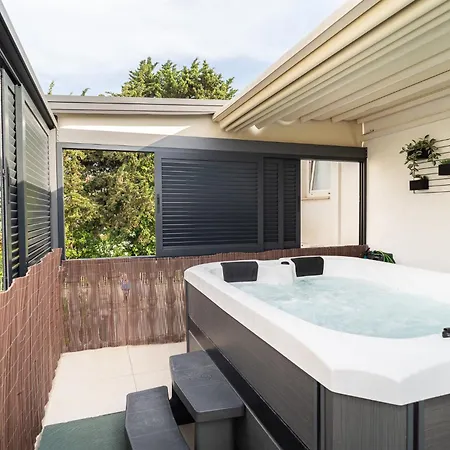 Paula With Private Jacuzzi And Parking- Near The Lägenhet *