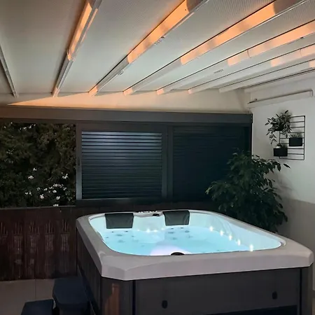 Paula With Private Jacuzzi And Parking- Near The Zadar