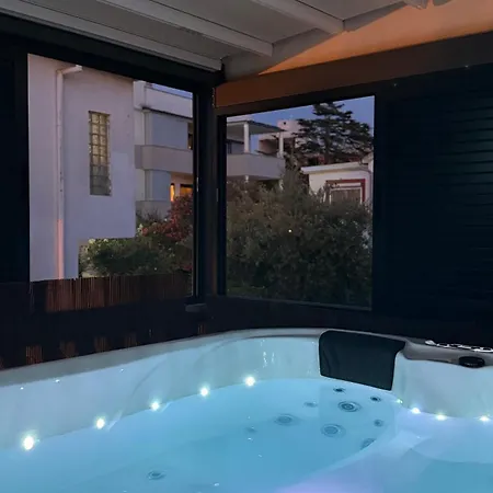 Lägenhet Paula With Private Jacuzzi And Parking- Near The