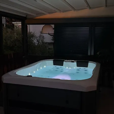 Lägenhet Paula With Private Jacuzzi And Parking- Near The