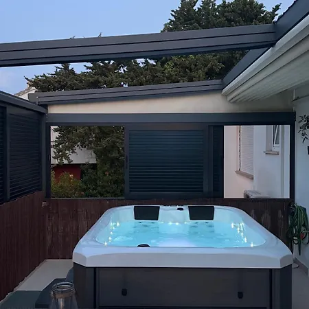 Lägenhet Paula With Private Jacuzzi And Parking- Near The Zadar