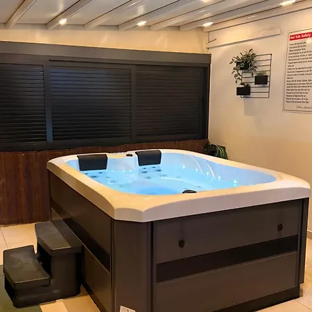 Lägenhet Paula With Private Jacuzzi And Parking- Near The *