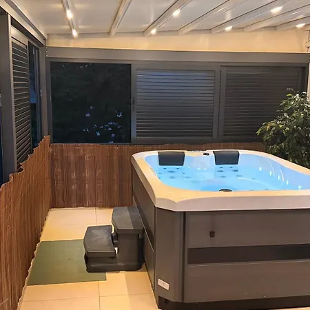 Paula With Private Jacuzzi And Parking- Near The Lägenhet *