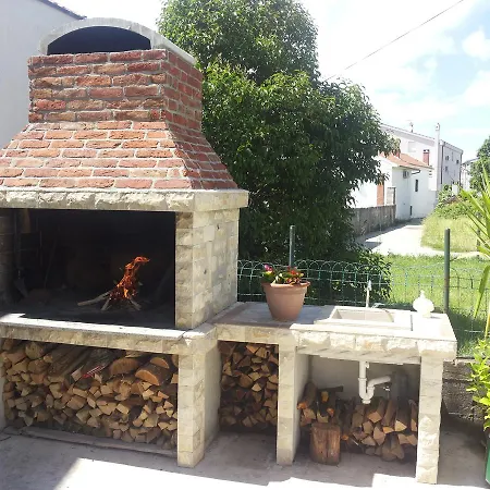 Paula With Private Jacuzzi And Parking- Near The Lägenhet *