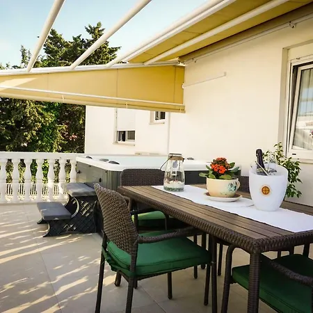 Lägenhet Paula With Private Jacuzzi And Parking- Near The Zadar
