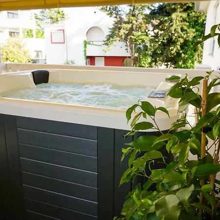 Lägenhet Paula With Private Jacuzzi And Parking- Near The