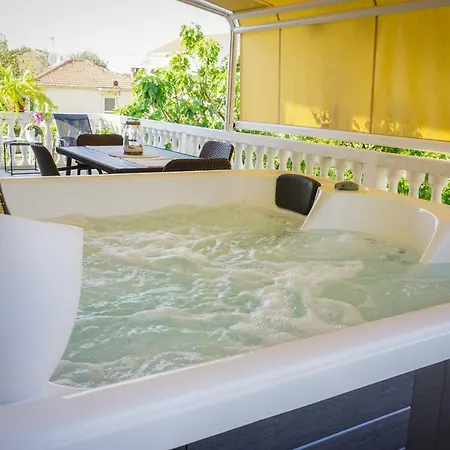 Paula With Private Jacuzzi And Parking- Near The * زادار