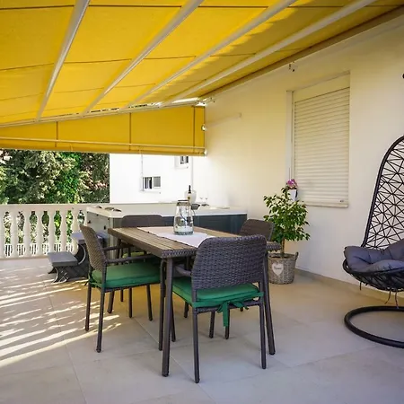 Apartman Paula With Private Jacuzzi And Parking- Near The