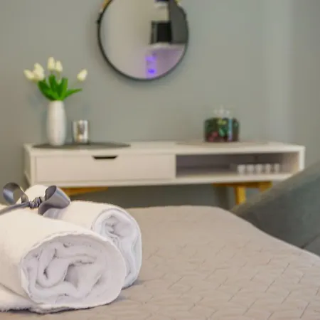 Paula With Private Jacuzzi And Parking- Near The Apartman