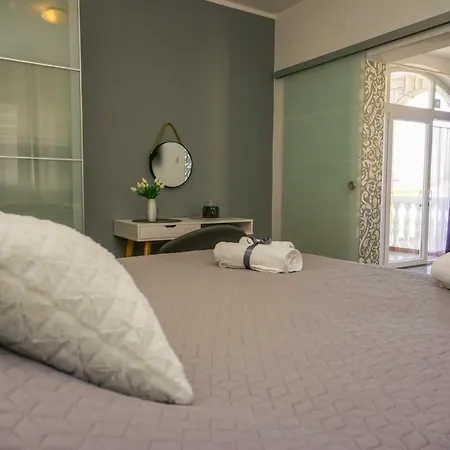 Paula With Private Jacuzzi And Parking- Near The * زادار