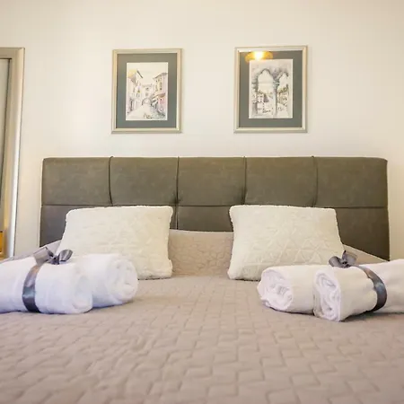 Paula With Private Jacuzzi And Parking- Near The